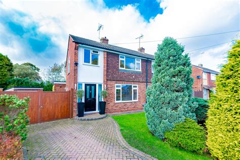 3 Bed Semi Detached House For Sale In Fard Drive Farnborough Gu14