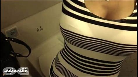 Milf Toilette Avion Porn Vid Os De Sexe Et Porno Gratuit Videos Xxx