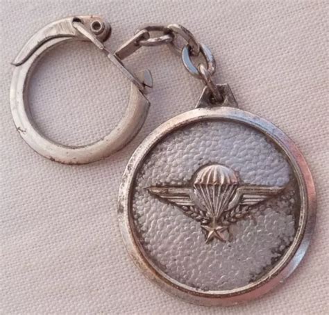 PORTE CLÉ BREVET PARACHUTISTE SAINT MICHEL circa 1960 ORIGINAL PARA