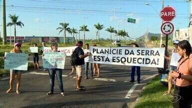 Estv Edi O Moradores Fecham Tr Nsito Na Serra Es Para Pedir