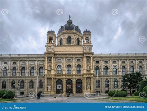 Old Imperial Palace in Vienna. Baroque Architecture Editorial ...