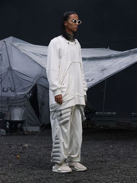 GEO VENT-PANEL LAYER PULLOVER | Pullover, Washed leather, Layers