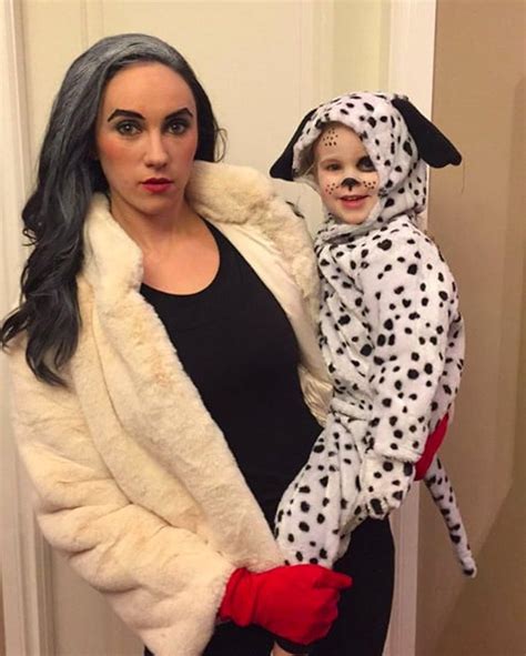 101 Dalmatians | Mom and Daughter Halloween Costumes | POPSUGAR UK ...