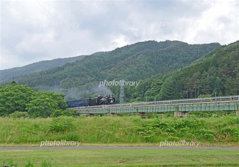 釜石線 猿ヶ石川橋梁を渡るsl銀河 写真素材 3298141 フォトライブラリー Photolibrary