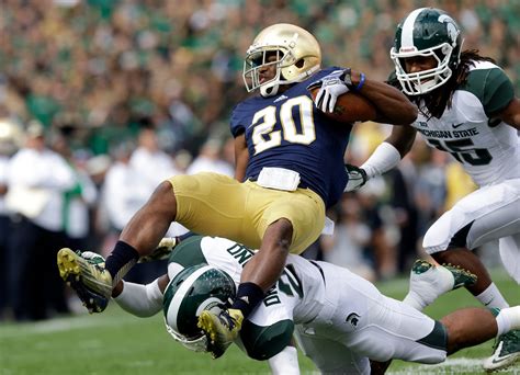 Michigan Hangs On After Scare, Again - The New York Times