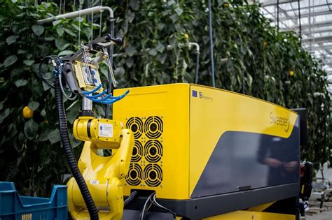 Harvesting Robot Picks Peppers In 24 Seconds Electronics360