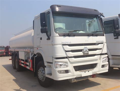 Sinotruk Howo 6x4 10 Wheel Fuel Tank Truck