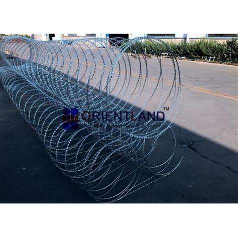 Razor Wire Fence Long Triple Coil Concertina Wire Fencing Pyramid