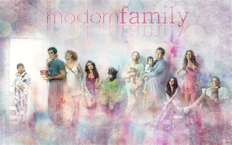 🔥 [50+] Modern Family Wallpapers | WallpaperSafari