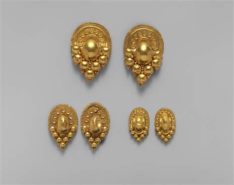 Gold Earrings Etruscan Late Classical The Metropolitan Museum Of Art