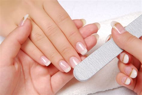 Zalety manicure japońskiego Na czym polega i jak wykonać do krok po