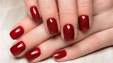 3 Diseños De Uñas Rojas Para No Perder La Elegancia En Primavera