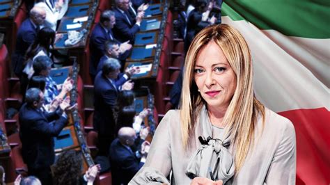 Vicenza Enni Raccattapalle Mezze Nude A Bordo Campo Scoppia La Polemica