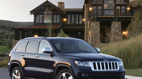 25 000 Jeep Grand Cherokee Dodge Durango SUVs Recalled Over Brake Feel