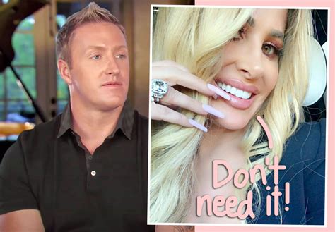 Kim Zolciak Ditches Wedding Ring In First Post Since Kroy Biermann