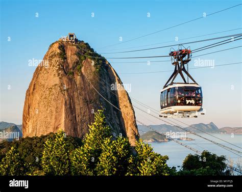 Sugarloaf mountain cable car hi-res stock photography and images - Alamy