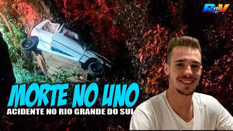 MORTE NO UNO Jovem Perde Controle De Carro Sai Da Pista Bate Em