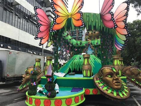 Pin By Rosario Guillen On Carrozas De Carnaval In Jungle Theme