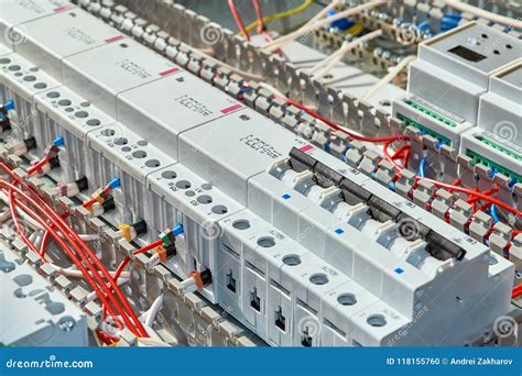 A Series Of Modular Magnetic Contactors And A Range Of Power Circuit