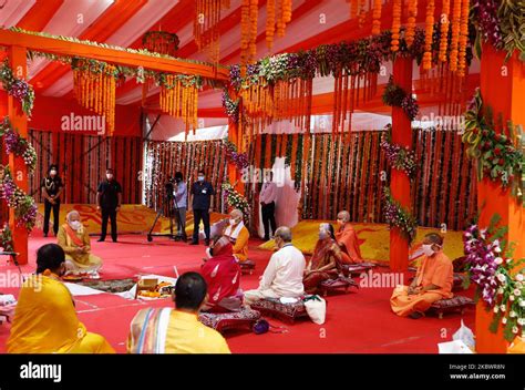 Ceremonia De Ayodhya Ram Mandir Fotos Und Bildmaterial In Hoher