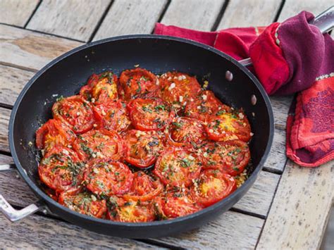 Tomates provençales à la poêle presque confites Recette