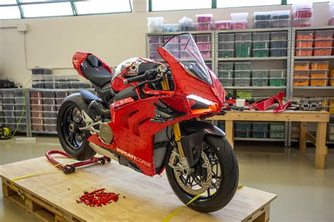 LEGO Technic Lifesize Ducati Panigale V4 R SC842 6 The Brothers