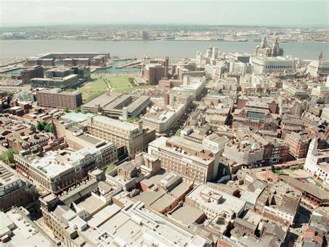 Stunning Pictures Of What Life Looked Like In S Liverpool