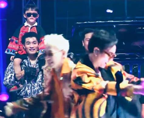 Danh tính Hot kid ngồi chễm chệ trên ghế nóng Rap Việt gần lượt theo dõi dù không phải