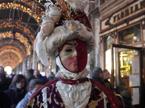 The art of Venetian masks