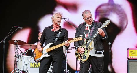 Steve Jones Is Enjoying Sex Pistols Again With Frank Carter Guitar World