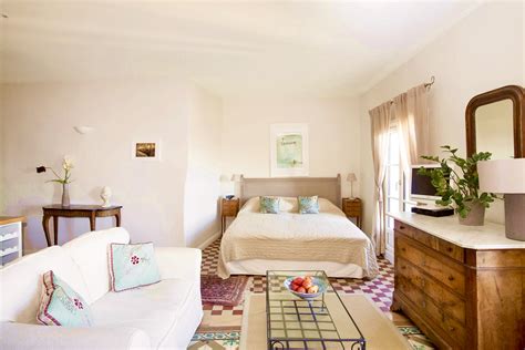 THE NAKED FRENCH VILLA ROOMS Everything To Sea