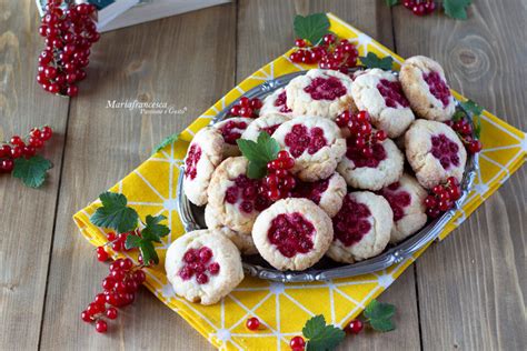 Biscotti Al Vino Bianco E Ribes Rossi Senza Latte E Senza Uova