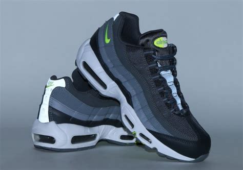 Nike Air Max 95 'Neon' - Tag | SneakerNews.com