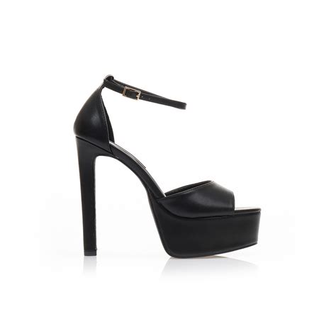 Sanda Y Nude Z Ekosk Ry Na Platformie I Paseczkiem Dooko A Kostki Tsoukalas Shoes