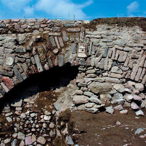 Aztec Dike