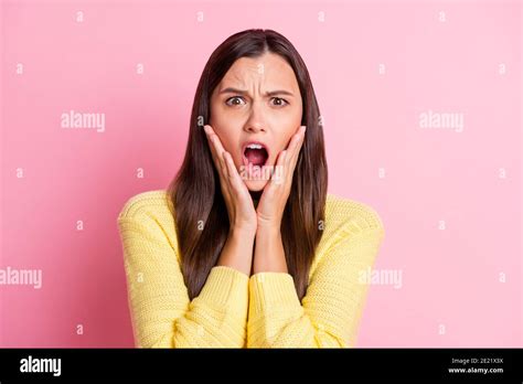 Photo Of Scared Terrified Young Woman Dressed Casual Clothes Open Mouth