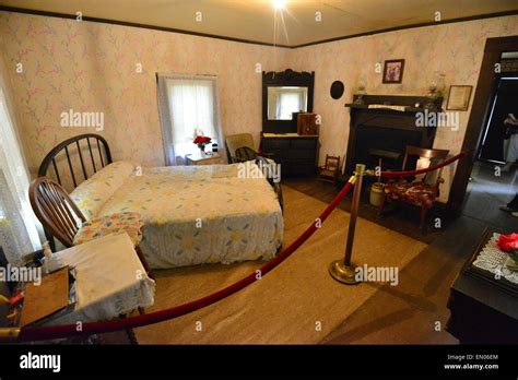 Inside Graceland Elvis Bedroom