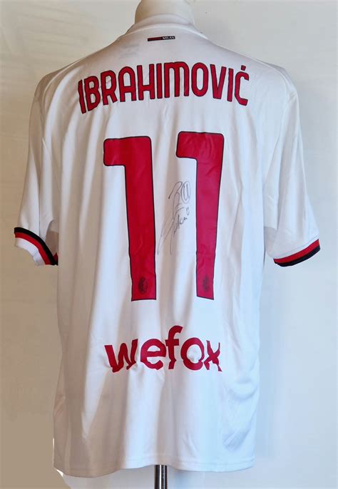 Zlatan Ibrahimović AC Milan Signed Shirt - CharityStars