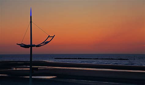 Sur La Digue De Malo Les Bains Dunkerque Hauts De France Flickr