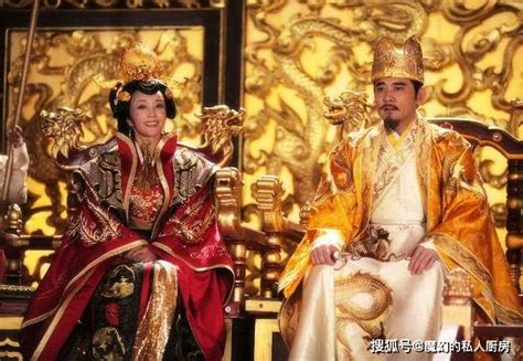 神龙政变后，李显复位，武则天在她人生的最后一年都干了点什么？李治