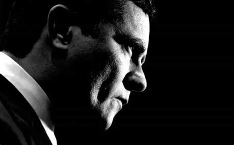 A Postagem Em menos de 24 horas o ex herói da mídia Sergio Moro foi