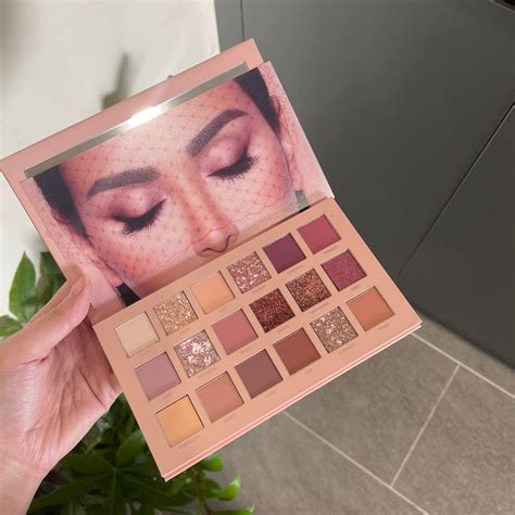 Bảng mắt Huda The new Nude ô Shopee Việt Nam