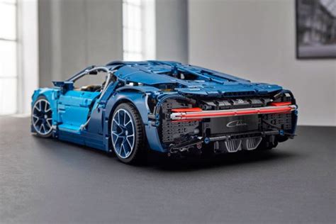 LEGO Technic Bugatti Chiron Is Official, Has Working 8-Speed Gearbox!