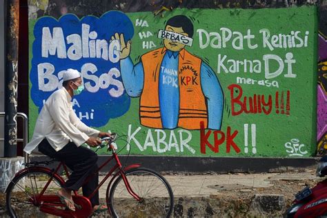 Hilang Satu Muncul Yang Baru Mural Kritikan Tak Ada Habisnya Di Kota