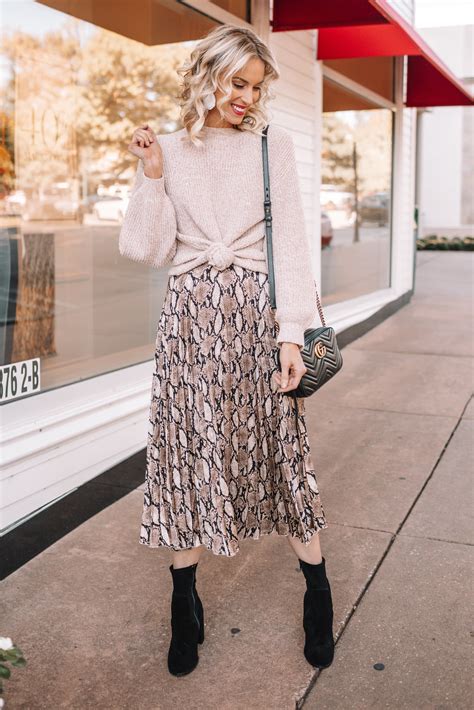 How To Wear A Midi Skirt 10 Ways To Wear A Midi Skirt Straight A Style Midi Skirt Fall