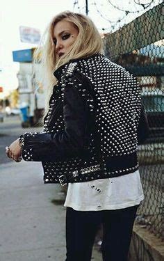 Campera De Cuero Un Must Y Con Tachas Una Rockera A Full Edgy