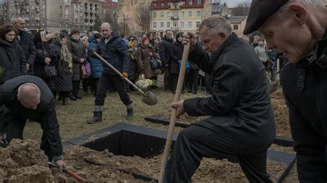 What Happened On Day 42 Of The War In Ukraine The New York Times