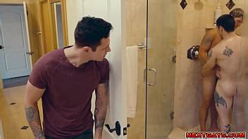 Torrid Threesome With Three Horny Studs Fucking Each Other XNXX