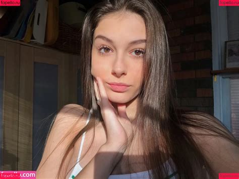 Leaks Nude Brunettestarbucksaddict Onlyfans Photo Gallery Fapello Ru