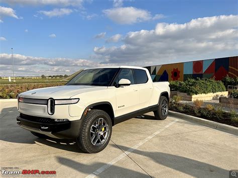 Rivian S First Customer R1T Electric Pickup Truck Rolls Out Of